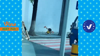 Videos Chistosos: Divertidos tropiezos y caídas: Compilado gracioso