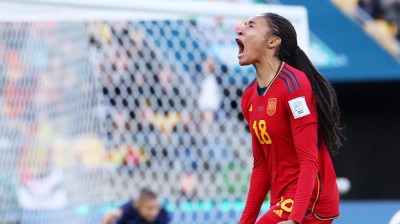 Salma Paralluello Marca en el Minuto 110 y España se Clasifica